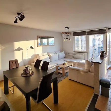 Feel's Like Apartment *